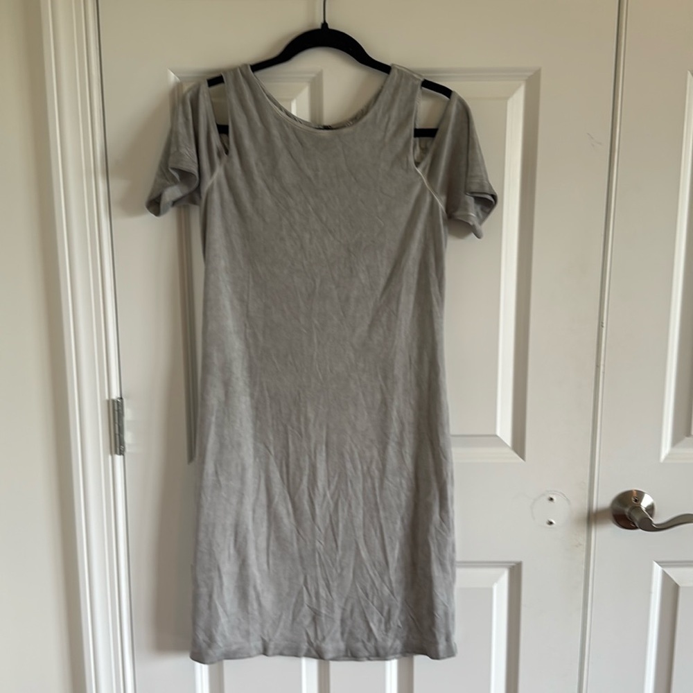 Tart Collections Gray Clouds Knit Cold Shoulder Knee Length Dress Size Medium